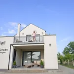 Apartament Totuender Vendeghaz *